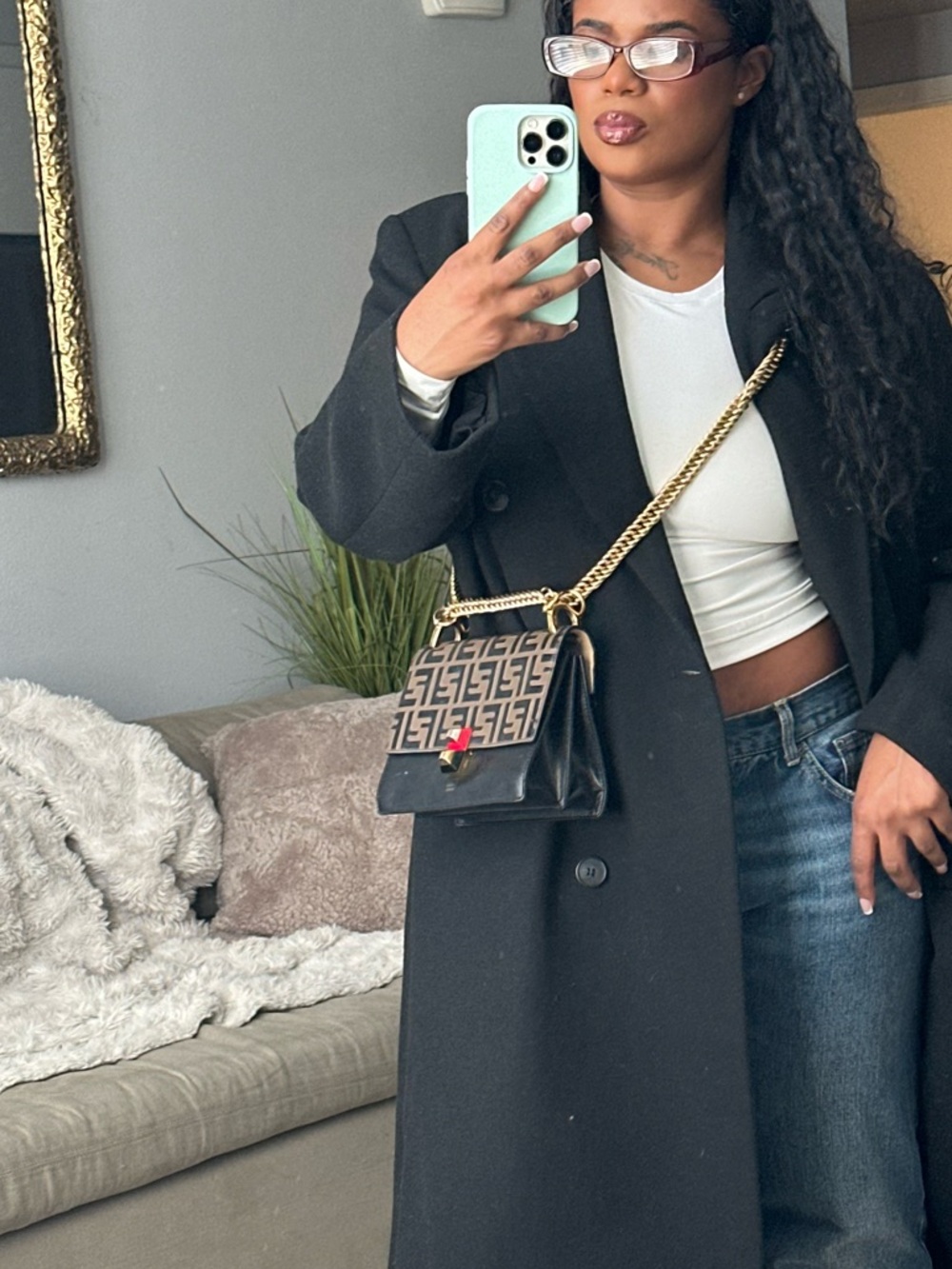 Fendi Small Nude Leather Shoulder Bag with Gold Logo - Picture 6 of 6